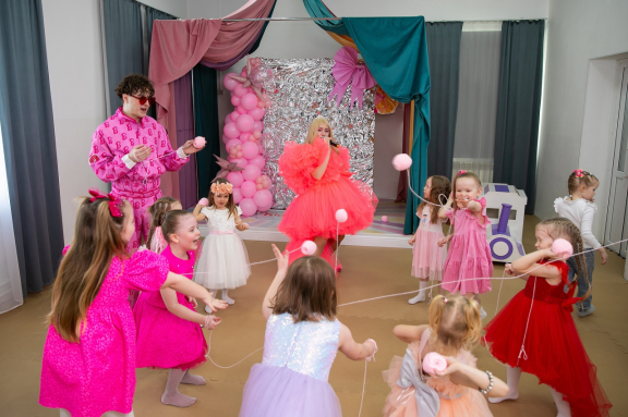 8 &Mcy;&Acy;&Rcy;&Tcy;&Acy;&period; &Pcy;&rcy;&acy;&zcy;&dcy;&ncy;&icy;&kcy; &dcy;&lcy;&yacy; &mcy;&acy;&mcy; &icy; &dcy;&ocy;&chcy;&iecy;&kcy;