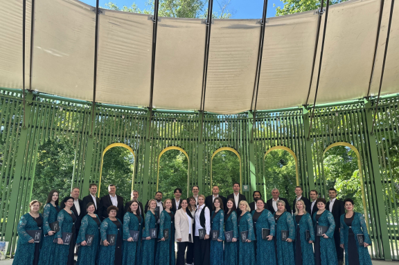 35 &lcy;&iecy;&tcy; &mdash; &dcy;&lcy;&yacy; &vcy;&acy;&scy;&excl; &Pcy;&rcy;&ocy;&dcy;&ocy;&lcy;&zhcy;&iecy;&ncy;&icy;&iecy; &scy;&lcy;&iecy;&dcy;&ucy;&iecy;&tcy;&period;&period;&period;