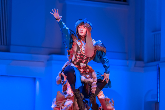 «Алтай» встречает друзей