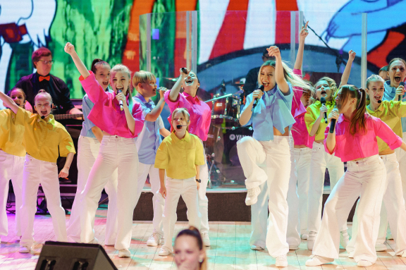 "&Pcy;&iecy;&scy;&ncy;&icy; &ncy;&acy;&shcy;&iecy;&gcy;&ocy; &kcy;&icy;&ncy;&ocy;" &CHcy;&acy;&scy;&tcy;&softcy; 2&period;