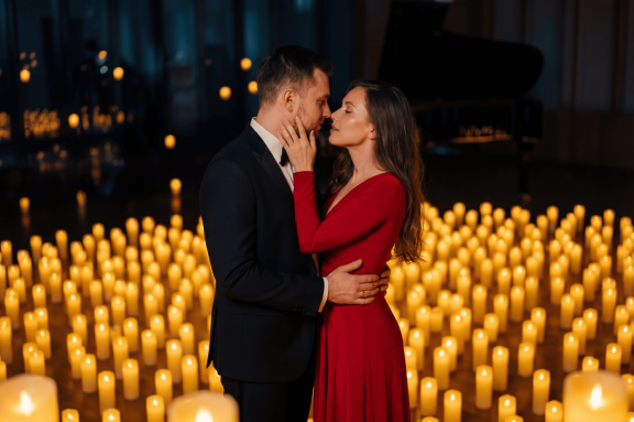 &Ocy;&rcy;&kcy;&iecy;&scy;&tcy;&rcy; &pcy;&rcy;&icy; &scy;&vcy;&iecy;&chcy;&acy;&khcy;&colon; &laquo;&Mcy;&ucy;&zcy;&ycy;&kcy;&acy; &lcy;&yucy;&bcy;&vcy;&icy;&raquo;&period; &Bcy;&acy;&rcy;&ncy;&acy;&ucy;&lcy;