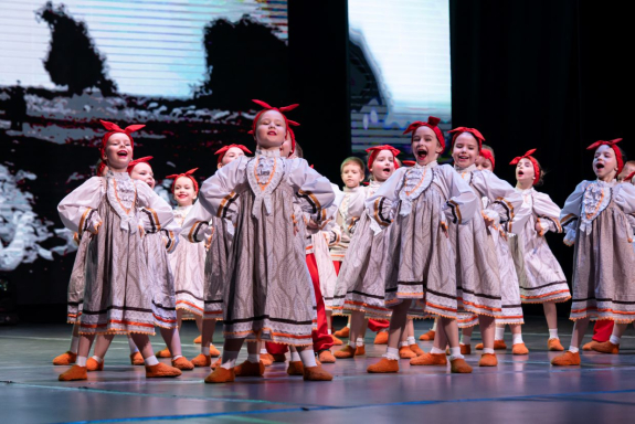 " И пусть зима танцует и кружит"