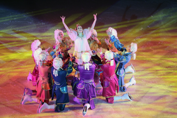 Барнаул, Новогодняя Сказка на Льду Ирины Слуцкой - Двенадцать Месяцев