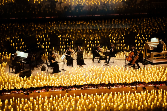 Lumos Concerts&period; &Ncy;&iecy;&ocy;&kcy;&lcy;&acy;&scy;&scy;&icy;&kcy;&acy;&colon; &Ecy;&jcy;&ncy;&acy;&ucy;&dcy;&icy;&comma; &Rcy;&icy;&khcy;&tcy;&iecy;&rcy; &pcy;&rcy;&icy; 1000 &scy;&vcy;&iecy;&chcy;&iecy;&jcy;