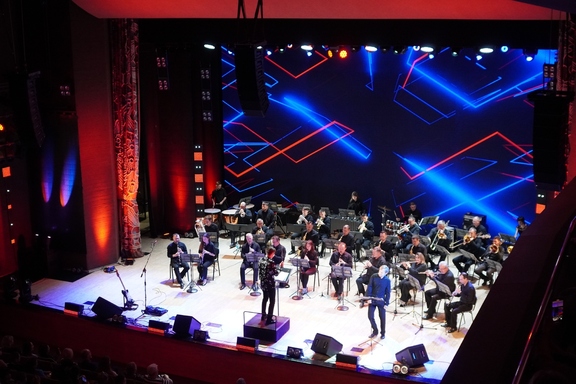 "&Vcy;&iecy;&chcy;&iecy;&rcy; &vcy; &scy;&tcy;&icy;&lcy;&iecy; JAZZ"