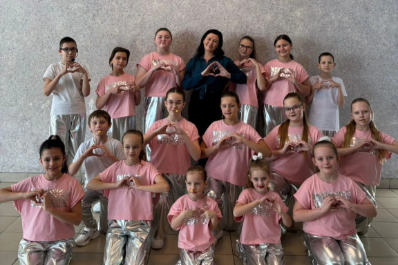 &Ocy;&tcy;&chcy;&iocy;&tcy;&ncy;&ycy;&jcy; &kcy;&ocy;&ncy;&tscy;&iecy;&rcy;&tcy; &vcy;&ocy;&kcy;&acy;&lcy;&softcy;&ncy;&ocy;&jcy; &scy;&tcy;&ucy;&dcy;&icy;&icy; &laquo;&Pcy;&ocy;&jcy;&tcy;&iecy; &scy; &ncy;&acy;&mcy;&icy;&raquo; - &laquo;&Mcy;&ocy;&icy; &dcy;&iecy;&tcy;&scy;&kcy;&icy;&iecy; &zhcy;&iecy;&lcy;&acy;&ncy;&icy;&yacy;&raquo;