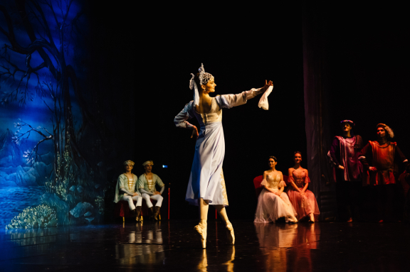 &Lcy;&IEcy;&Tcy;&Ocy; &Pcy;&Icy;&Rcy;&Ucy;&Ecy;&Tcy;&Acy;&period; &Lcy;&IEcy;&Bcy;&IEcy;&Dcy;&Icy;&Ncy;&Ocy;&IEcy; &Ocy;&Zcy;&IEcy;&Rcy;&Ocy;