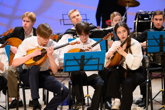 " &Mcy;&ucy;&zcy;&ycy;&kcy;&icy; &scy;&vcy;&yacy;&zcy;&ucy;&yucy;&shchcy;&acy;&yacy; &ncy;&icy;&tcy;&softcy;"