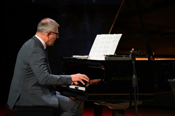 "&CHcy;&acy;&jcy;&kcy;&ocy;&vcy;&scy;&kcy;&icy;&jcy; &Dcy;&zhcy;&acy;&zcy; &Gcy;&rcy;&icy;&gcy;"