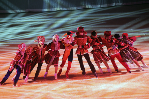 Барнаул, Новогодняя Сказка на Льду Ирины Слуцкой - Двенадцать Месяцев