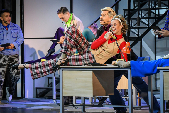 Служебный роман