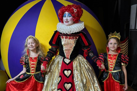 Алиса в стране Новогодних чудес