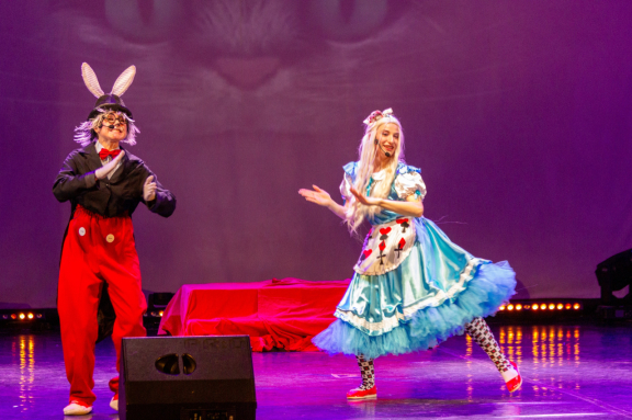 Алиса в стране Новогодних чудес