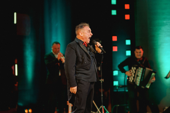 "&Pcy;&iecy;&scy;&ncy;&icy; &ncy;&acy;&shcy;&iecy;&gcy;&ocy; &kcy;&icy;&ncy;&ocy;" &CHcy;&acy;&scy;&tcy;&softcy; 2&period;