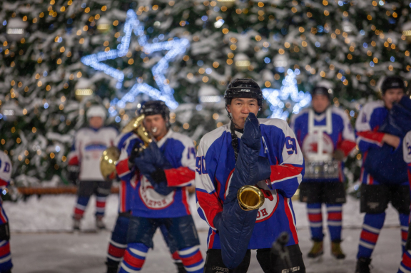 &Mcy;&ucy;&zcy;&ycy;&kcy;&acy; &ncy;&acy; &lcy;&softcy;&dcy;&ucy; &lpar;&vcy; &rcy;&acy;&mcy;&kcy;&acy;&khcy;  IV &ocy;&tcy;&kcy;&rcy;&ycy;&tcy;&ocy;&gcy;&ocy; &Scy;&icy;&bcy;&icy;&rcy;&scy;&kcy;&ocy;&gcy;&ocy; &fcy;&iecy;&scy;&tcy;&icy;&vcy;&acy;&lcy;&yacy; &dcy;&ucy;&khcy;&ocy;&vcy;&ycy;&khcy; &ocy;&rcy;&kcy;&iecy;&scy;&tcy;&rcy;&ocy;&vcy;&rpar;