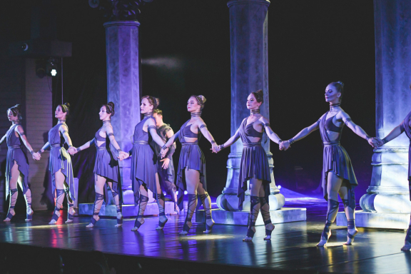 Директор театра (опера).Песни Катулла (балет).