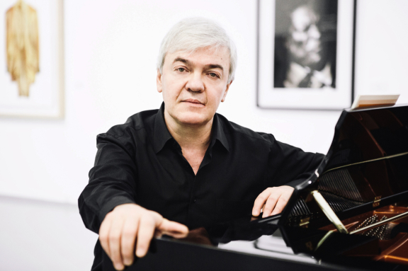 "&Ocy;&tcy; &vcy;&iecy;&lcy;&icy;&kcy;&icy;&khcy; &scy;&ocy;&ncy;&acy;&tcy; &dcy;&ocy; &tcy;&acy;&ncy;&gcy;&ocy;"