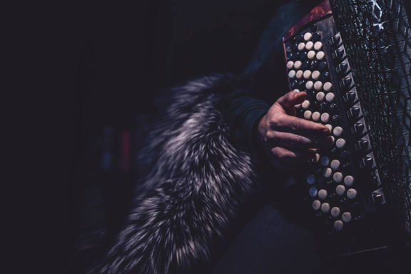 "&Tcy;&rcy;&icy;&ucy;&mcy;&fcy; &Bcy;&acy;&yacy;&ncy;&acy;"