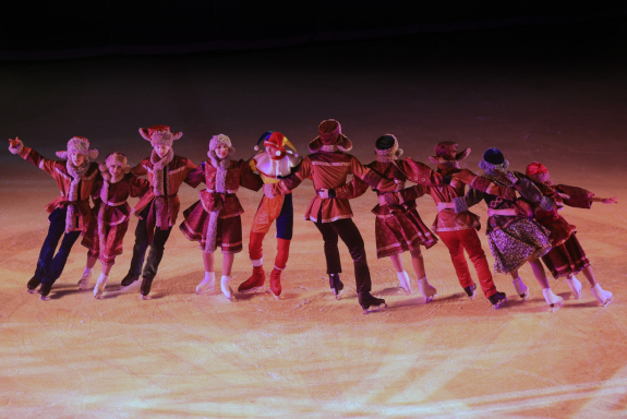 Барнаул, Новогодняя Сказка на Льду Ирины Слуцкой - Двенадцать Месяцев