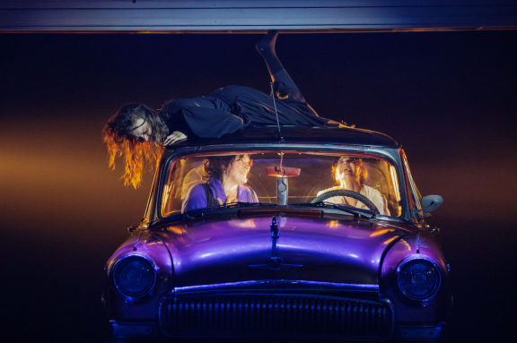 &Tcy;&rcy;&icy; &scy;&iecy;&scy;&tcy;&rcy;&ycy;