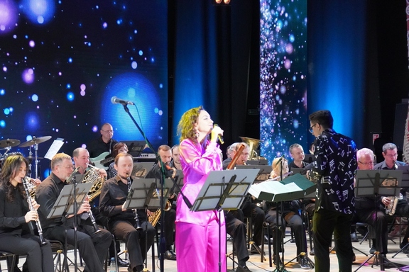 "&Vcy;&iecy;&chcy;&iecy;&rcy; &vcy; &scy;&tcy;&icy;&lcy;&iecy; JAZZ"