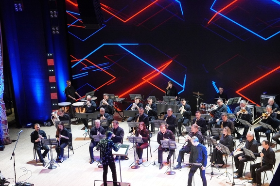 "&Vcy;&iecy;&chcy;&iecy;&rcy; &vcy; &scy;&tcy;&icy;&lcy;&iecy; JAZZ"
