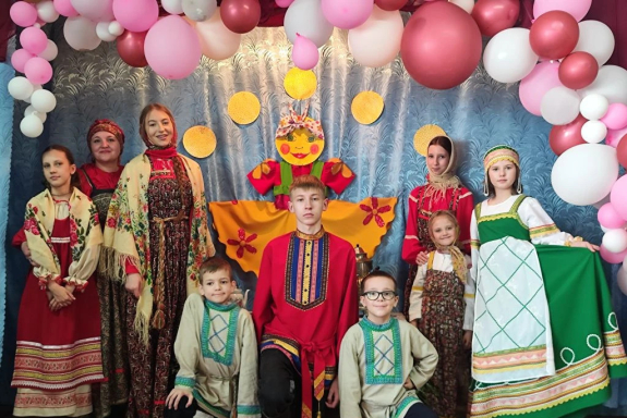 &YUcy;&bcy;&icy;&lcy;&iecy;&jcy;&ncy;&ycy;&jcy; &kcy;&ocy;&ncy;&tscy;&iecy;&rcy;&tcy;&comma; &pcy;&ocy;&scy;&vcy;&yacy;&shchcy;&iocy;&ncy;&ncy;&ycy;&jcy; 10-&lcy;&iecy;&tcy;&icy;&yucy; &dcy;&iecy;&tcy;&scy;&kcy;&ocy;&gcy;&ocy; &fcy;&ocy;&lcy;&softcy;&kcy;&lcy;&ocy;&rcy;&ncy;&ocy;&gcy;&ocy; &acy;&ncy;&scy;&acy;&mcy;&bcy;&lcy;&yacy; &laquo;&Vcy; &gcy;&ocy;&scy;&tcy;&yacy;&khcy; &ucy; &OpenCurlyDoubleQuote;&Scy;&lcy;&acy;&vcy;&ncy;&icy;&tscy;&ycy;&rdquo;&raquo;