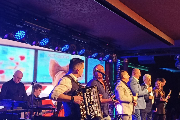 &Zcy;&Acy; &Mcy;&Icy;&Lcy;&Ycy;&KHcy; &Dcy;&Acy;&Mcy;&period; &Pcy;&rcy;&acy;&zcy;&dcy;&ncy;&icy;&chcy;&ncy;&ycy;&jcy; &kcy;&ocy;&ncy;&tscy;&iecy;&rcy;&tcy;