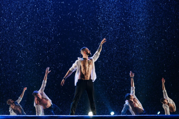 Шоу под дождём 5 "Признание в любви"