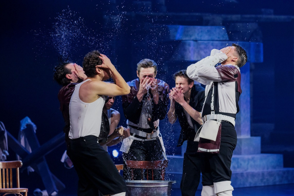 &Bcy;&iecy;&lcy;&acy;&yacy; &gcy;&vcy;&acy;&rcy;&dcy;&icy;&yacy;