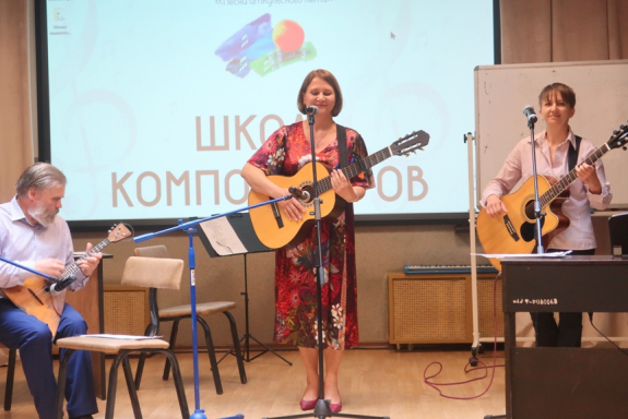 "&Ocy;&bcy;&rcy;&acy;&shchcy;&iecy;&ncy;&icy;&iecy; &kcy; &scy;&ycy;&ncy;&ucy;"