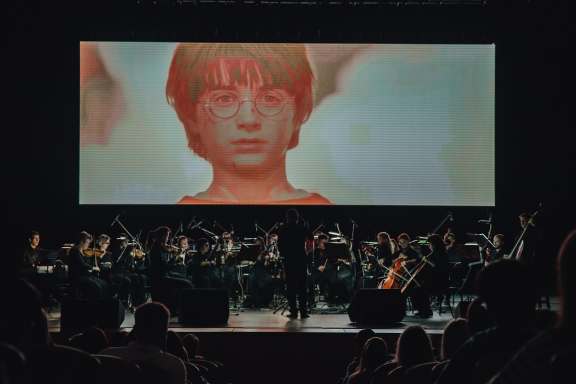 &Kcy;&icy;&ncy;&ocy;&scy;&iecy;&acy;&ncy;&scy; "&Gcy;&acy;&rcy;&rcy;&icy; &Pcy;&ocy;&tcy;&tcy;&iecy;&rcy; &icy; &fcy;&icy;&lcy;&ocy;&scy;&ocy;&fcy;&scy;&kcy;&icy;&jcy; &kcy;&acy;&mcy;&iecy;&ncy;&softcy;" &vcy; &scy;&ocy;&pcy;&rcy;&ocy;&vcy;&ocy;&zhcy;&dcy;&iecy;&ncy;&icy;&icy; &scy;&icy;&mcy;&fcy;&ocy;&ncy;&icy;&chcy;&iecy;&scy;&kcy;&ocy;&gcy;&ocy; &ocy;&rcy;&kcy;&iecy;&scy;&tcy;&rcy;&acy;&period;