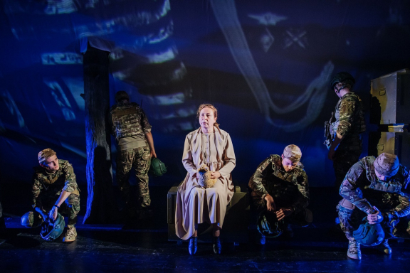 &Acy; &vcy; &dcy;&ocy;&mcy;&iecy; &tcy;&ocy;&mcy; &scy;&ocy;&lcy;&dcy;&acy;&tcy;&acy; &zhcy;&dcy;&ucy;&tcy;