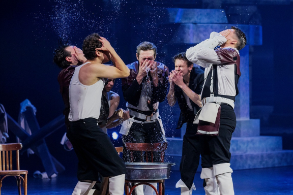 &Bcy;&iecy;&lcy;&acy;&yacy; &gcy;&vcy;&acy;&rcy;&dcy;&icy;&yacy;