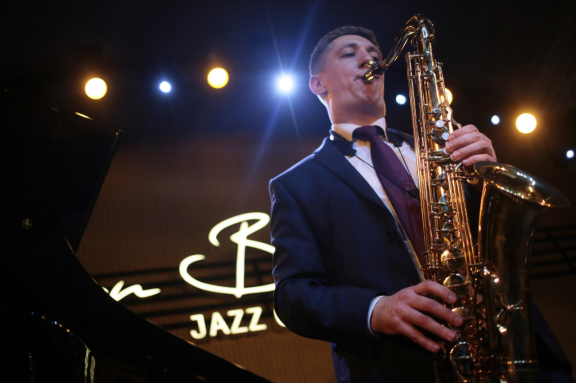 "&CHcy;&acy;&jcy;&kcy;&ocy;&vcy;&scy;&kcy;&icy;&jcy; &Dcy;&zhcy;&acy;&zcy; &Gcy;&rcy;&icy;&gcy;"