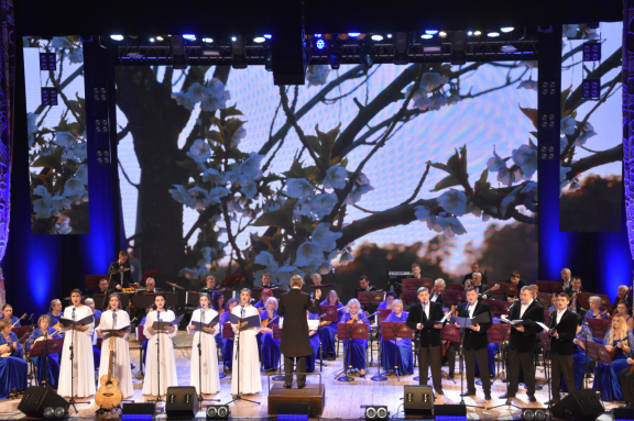 " &Icy; &vcy; &scy;&iecy;&rcy;&dcy;&tscy;&iecy; &scy;&vcy;&iecy;&tcy;&icy;&tcy; &Rcy;&ucy;&scy;&softcy;"