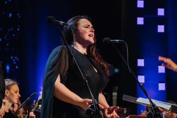 "&Vcy;&rcy;&iecy;&mcy;&yacy; &rcy;&ocy;&mcy;&acy;&ncy;&scy;&acy;"