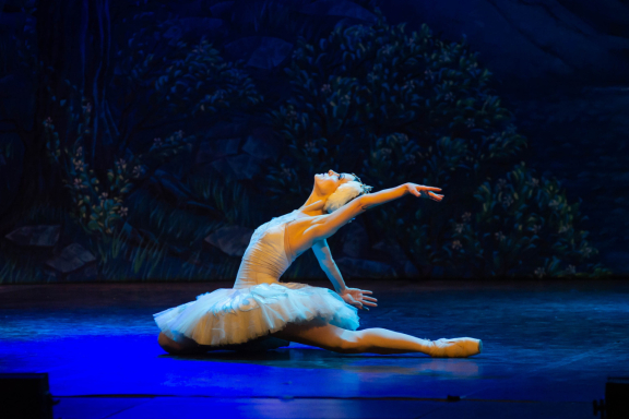 &Lcy;&IEcy;&Tcy;&Ocy; &Pcy;&Icy;&Rcy;&Ucy;&Ecy;&Tcy;&Acy;&period; &Lcy;&IEcy;&Bcy;&IEcy;&Dcy;&Icy;&Ncy;&Ocy;&IEcy; &Ocy;&Zcy;&IEcy;&Rcy;&Ocy;