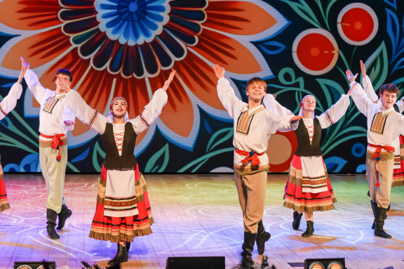 "&Mcy;&ycy; &scy;&lcy;&acy;&vcy;&icy;&mcy; &zhcy;&icy;&zcy;&ncy;&softcy; &zcy;&acy; &Rcy;&ocy;&dcy;&icy;&ncy;&ucy; &ocy;&tcy;&dcy;&acy;&vcy;&shcy;&icy;&khcy;&excl;"