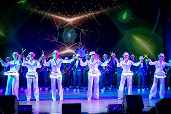 "&Ncy;&acy; &tcy;&ocy;&mcy; &zhcy;&iecy; &mcy;&iecy;&scy;&tcy;&iecy;&comma; &vcy; &tcy;&ocy;&tcy; &zhcy;&iecy; &chcy;&acy;&scy;"