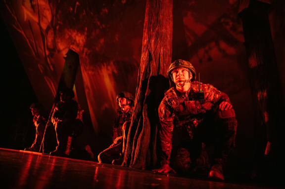 А в доме том солдата ждут