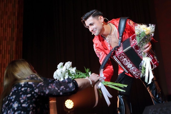 &Dcy;&mcy;&icy;&tcy;&rcy;&icy;&jcy; &Icy;&vcy;&acy;&shchcy;&iecy;&ncy;&kcy;&ocy;&period; &Pcy;&rcy;&acy;&zcy;&dcy;&ncy;&icy;&chcy;&ncy;&ycy;&jcy; &kcy;&ocy;&ncy;&tscy;&iecy;&rcy;&tcy;&period;