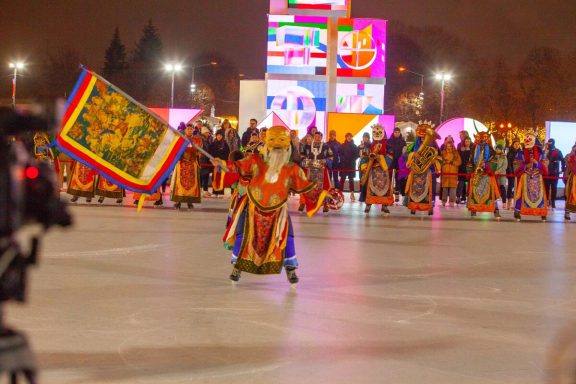 &Mcy;&ucy;&zcy;&ycy;&kcy;&acy; &ncy;&acy; &lcy;&softcy;&dcy;&ucy; &lpar;&vcy; &rcy;&acy;&mcy;&kcy;&acy;&khcy;  IV &ocy;&tcy;&kcy;&rcy;&ycy;&tcy;&ocy;&gcy;&ocy; &Scy;&icy;&bcy;&icy;&rcy;&scy;&kcy;&ocy;&gcy;&ocy; &fcy;&iecy;&scy;&tcy;&icy;&vcy;&acy;&lcy;&yacy; &dcy;&ucy;&khcy;&ocy;&vcy;&ycy;&khcy; &ocy;&rcy;&kcy;&iecy;&scy;&tcy;&rcy;&ocy;&vcy;&rpar;