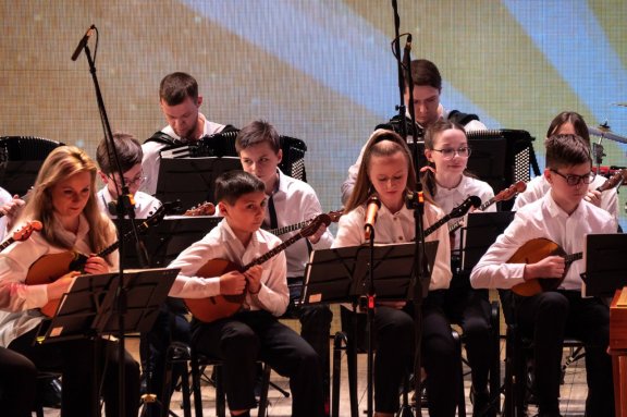 "&Gcy;&acy;&lcy;&acy;-&kcy;&ocy;&ncy;&tscy;&iecy;&rcy;&tcy; &pcy;&ocy;&bcy;&iecy;&dcy;&icy;&tcy;&iecy;&lcy;&iecy;&jcy; &fcy;&iecy;&scy;&tcy;&icy;&vcy;&acy;&lcy;&yacy;-&kcy;&ocy;&ncy;&kcy;&ucy;&rcy;&scy;&acy; "&Zcy;&vcy;&iecy;&ncy;&icy;&comma;&scy;&tcy;&rcy;&ucy;&ncy;&acy;&excl;" &icy;&mcy;&iecy;&ncy;&icy; &IEcy;&period;&Icy;&period;&Bcy;&ocy;&rcy;&icy;&scy;&ocy;&vcy;&acy;