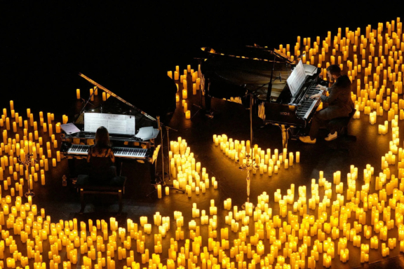 &Ocy;&rcy;&kcy;&iecy;&scy;&tcy;&rcy; &pcy;&rcy;&icy; &scy;&vcy;&iecy;&chcy;&acy;&khcy;&colon; &laquo;&Mcy;&ucy;&zcy;&ycy;&kcy;&acy; &lcy;&yucy;&bcy;&vcy;&icy;&raquo;&period; &Bcy;&acy;&rcy;&ncy;&acy;&ucy;&lcy;