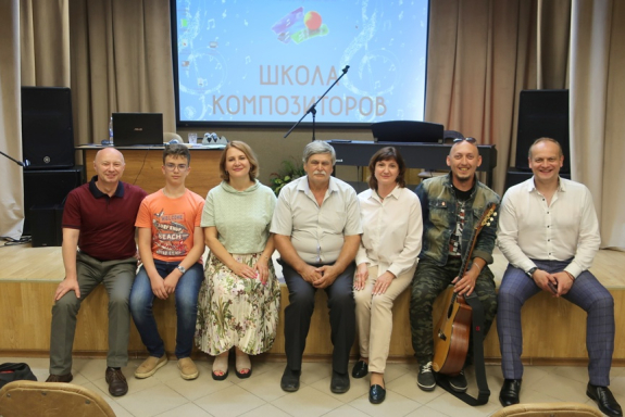 "&Ocy;&bcy;&rcy;&acy;&shchcy;&iecy;&ncy;&icy;&iecy; &kcy; &scy;&ycy;&ncy;&ucy;"