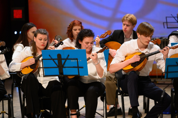 " &Mcy;&ucy;&zcy;&ycy;&kcy;&icy; &scy;&vcy;&yacy;&zcy;&ucy;&yucy;&shchcy;&acy;&yacy; &ncy;&icy;&tcy;&softcy;"