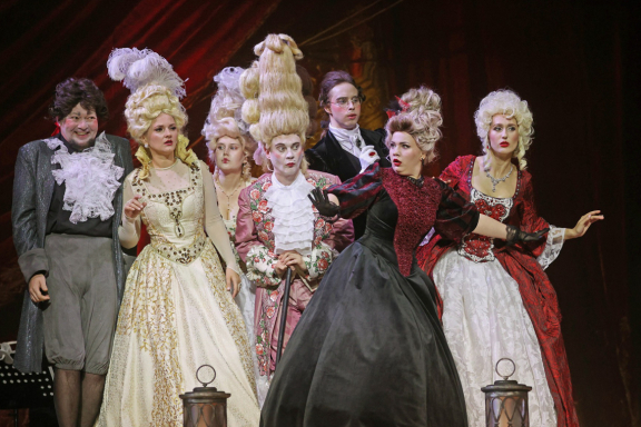 Директор театра (опера).Песни Катулла (балет).