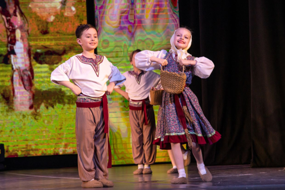 " И пусть зима танцует и кружит"