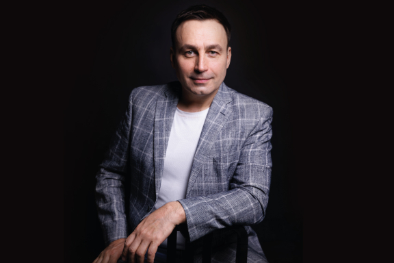 "&Tcy;&ycy; &mcy;&iecy;&ncy;&yacy; &ncy;&iecy; &pcy;&ocy;&kcy;&icy;&dcy;&acy;&jcy;&period;&period;&period;" &lpar;&Vcy;&lcy;&acy;&dcy;&icy;&scy;&lcy;&acy;&vcy; &Kcy;&Ocy;&Scy;&Acy;&Rcy;&IEcy;&Vcy; &sol; &bcy;&acy;&rcy;&icy;&tcy;&ocy;&ncy;&comma; &Mcy;&ocy;&scy;&kcy;&vcy;&acy;&rpar;